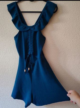 Mono corto con volantes y cordón