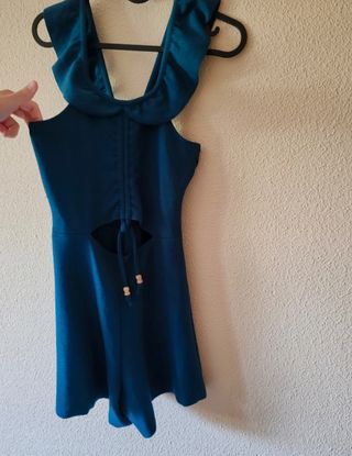 Mono corto con volantes y cordón