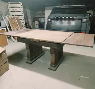 Mesa antigua de madera