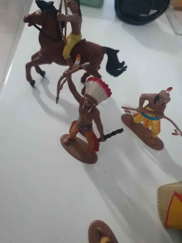 Conjunto Indios y Caballos