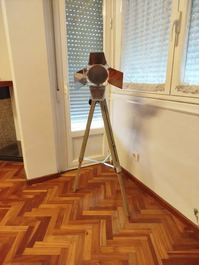 Lámpara de trípode vintage