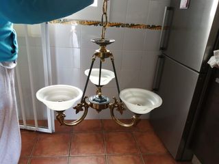 Lámpara colgante dorada de cristal