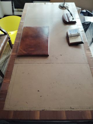 Mesa despacho estilo antiguo+sillón+accesorios