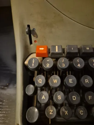Máquina de escribir Olivetti Lexicon 80