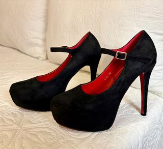 zapatos de tacón alto de punta fina