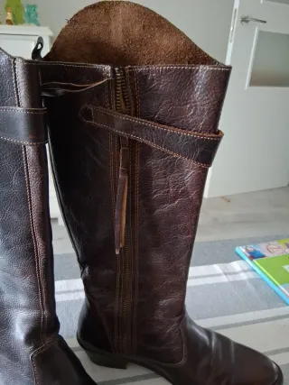 Botas altas de piel talla 42 tacon 4 cm