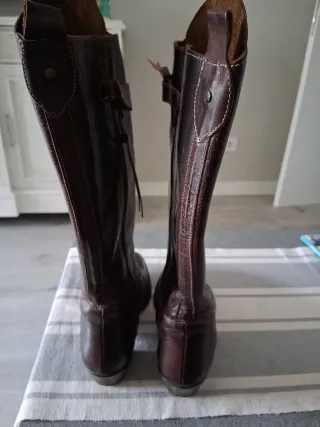 Botas altas de piel talla 42 tacon 4 cm