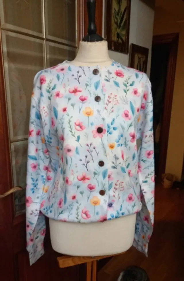 Cardigan flores azul sin estrenar Talla única