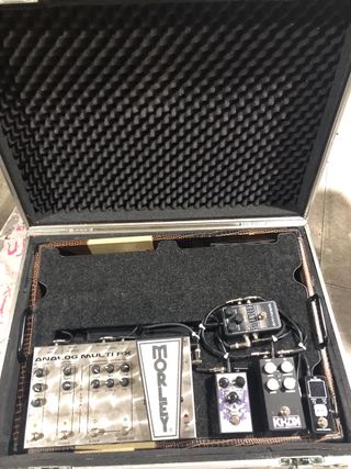 Pedalera para pedales de guitarra.  Con fly case