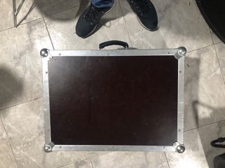 Pedalera para pedales de guitarra.  Con fly case