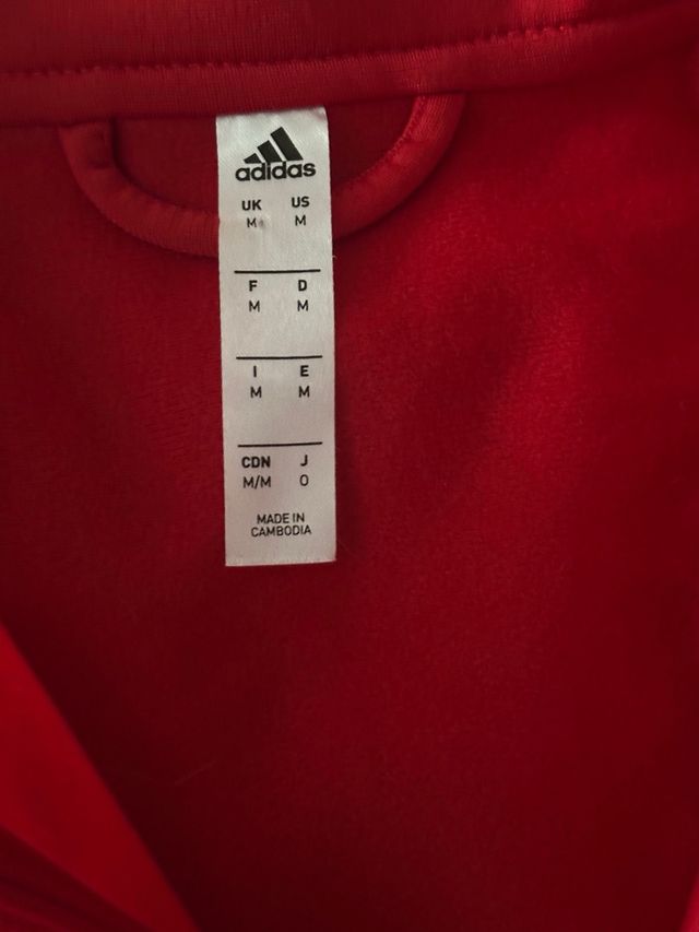 Jaqueta esportiva Adidas vermelha