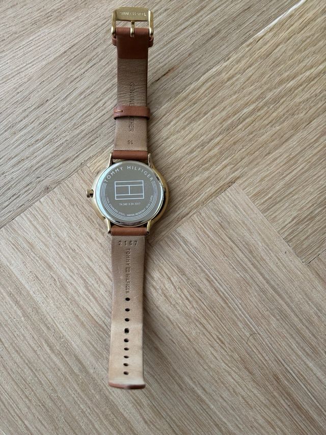 Reloj Tommy Hilfiger Piel Marrón y Dorado