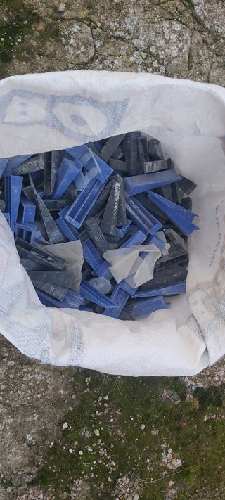 Cuñas para alicatar (400 aprox.)