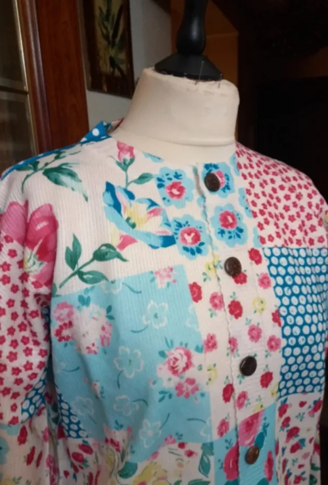 Cárdigan estampado patchwork flores