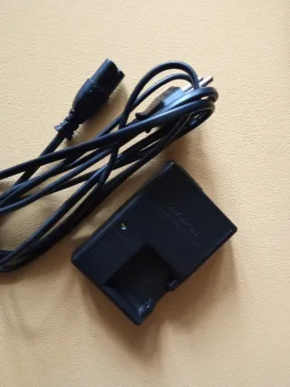 Cargador Olympus LI-41C Negro