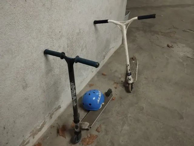 Patinete sacrifice, patinete oxelo y casco.