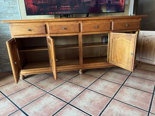 Mesa comedor + 6 sillas + aparador