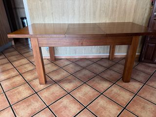 Mesa comedor + 6 sillas + aparador