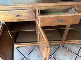 Mesa comedor + 6 sillas + aparador