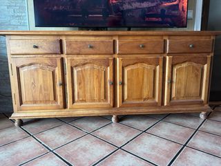 Mesa comedor + 6 sillas + aparador