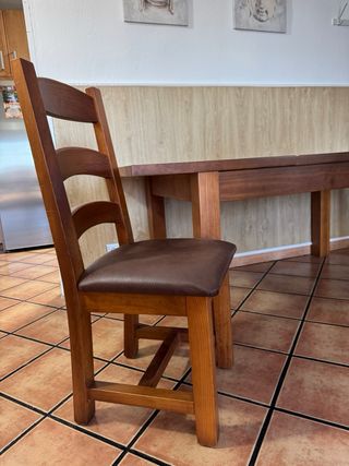 Mesa comedor + 6 sillas + aparador