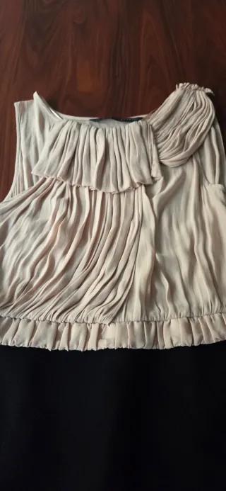 Vestido negro y beige para fiesta