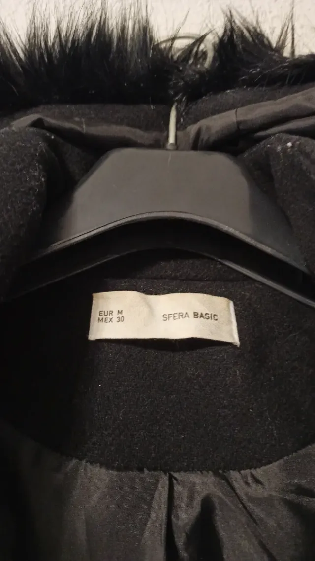 Abrigo trenca mujer negro con capucha