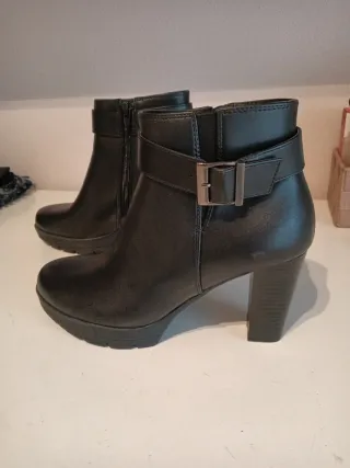 Stivaletti donna n. 39 neri con tacco