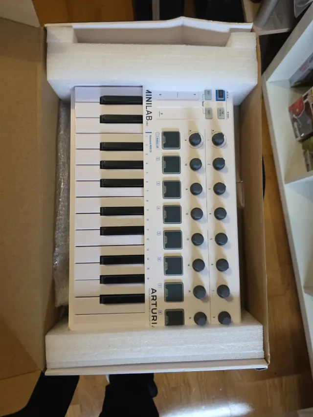 Arturia Minilab MKII Controlador MIDI