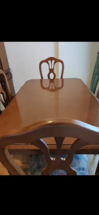 Mesa extensible madera 1.30m a 2'20cm y 4 sillas