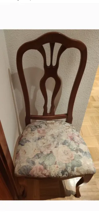 Mesa extensible madera 1.30m a 2'20cm y 4 sillas