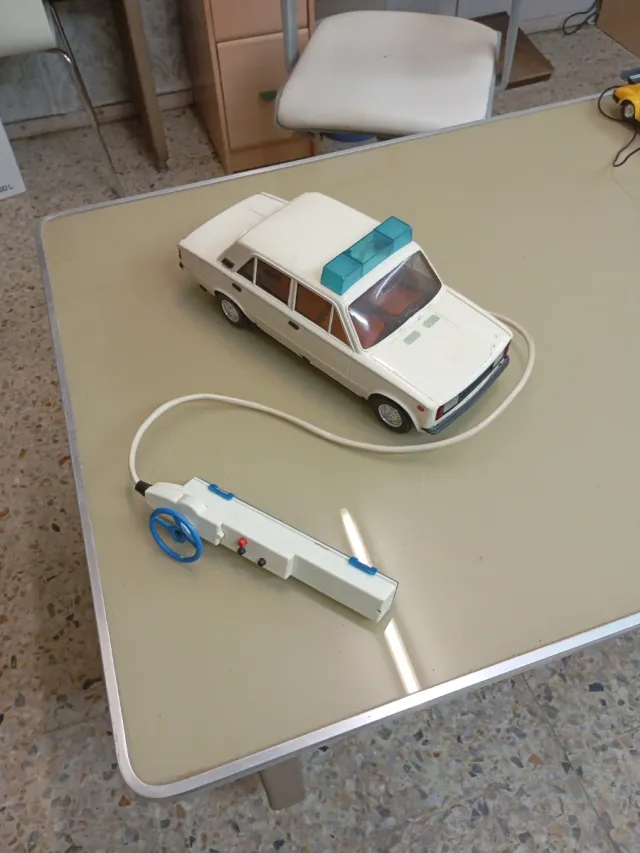 Coche Policía Paya cabledirigido