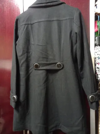 Abrigo de paño negro