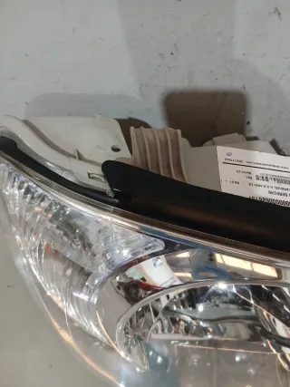 Faro derecho Kia Carnival II