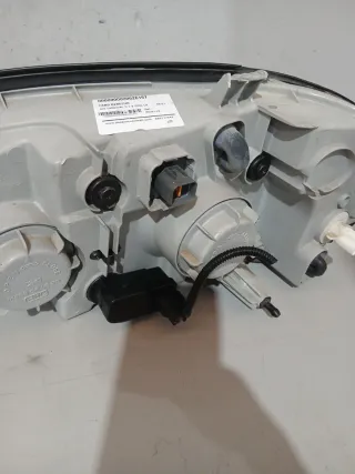 Faro derecho Kia Carnival II
