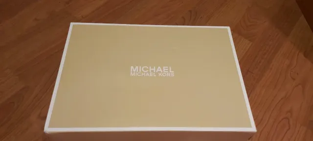 Caja Michael Kors