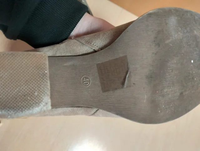 Botines beige tacón ancho Talla 40