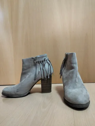 Botines beige tacón ancho Talla 40