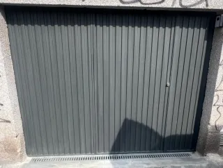 Puerta/reja hierro exterior resistente