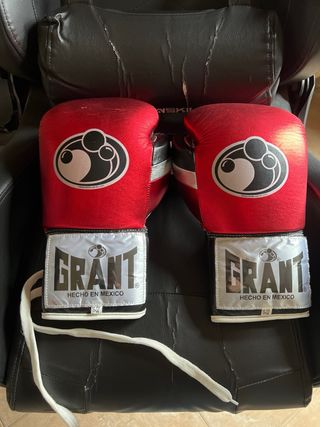 Guantes de boxeo GRANT Rojos