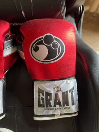Guantes de boxeo GRANT Rojos
