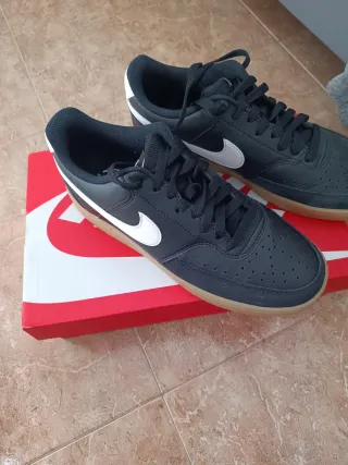 Nike Court Vision Low Talla 41 Negro/Blanco