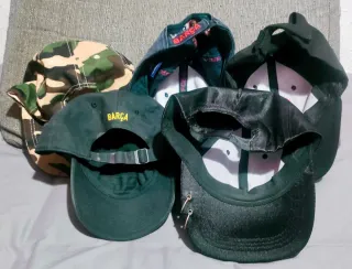 Lote de gorras. También se venden por separado.
