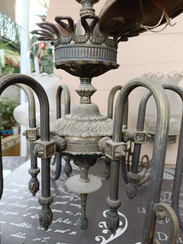 Lampada in bronzo e vetro intagliato vintage a 6 bracci