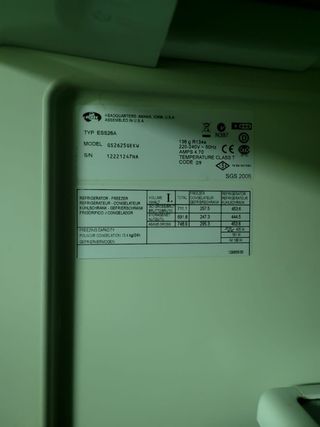 Nevera americana con dispensador de hielo