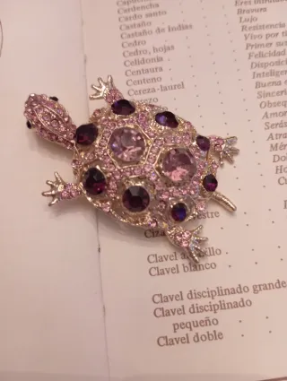Broche Tortuga Acero Dorado y Rosa