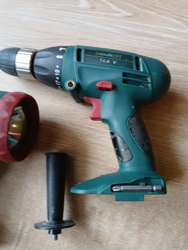 Taladro y Linterna Casals 14.4V