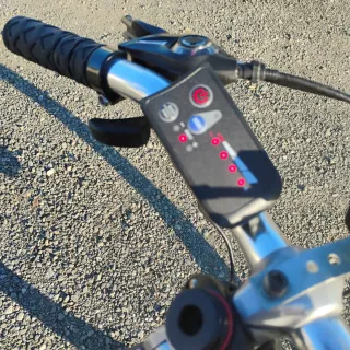 Se vende kit para bicicleta eléctrica.