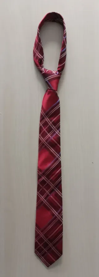 Elegante corbata Merc London tartán roja