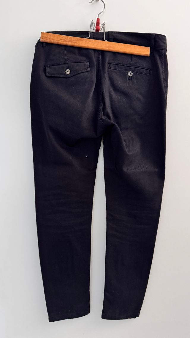 Pantalón negro Zara